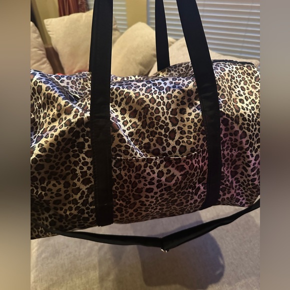 Cheetah print large duffle bag - Picture 5 of 8